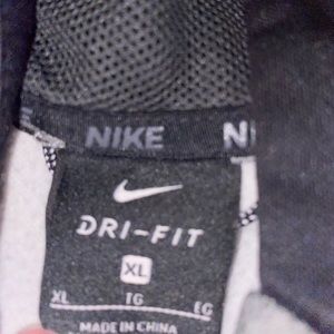 Nike Hoodie. Boys XL. LIKE NEW!